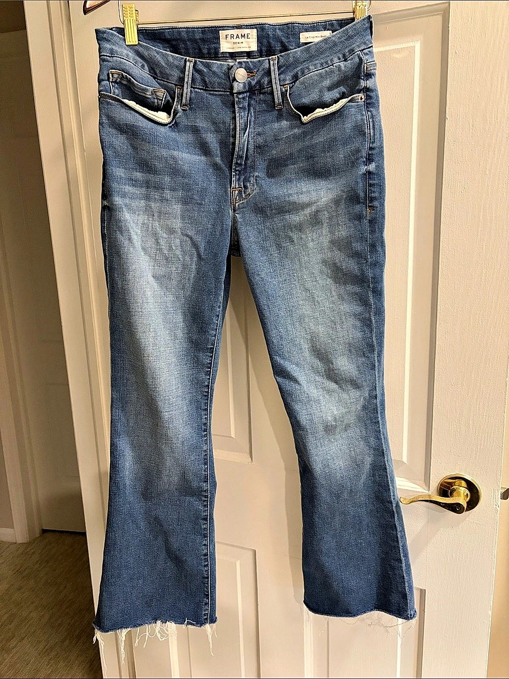 Frame Le Crop Mini Boot Jeans in Blue